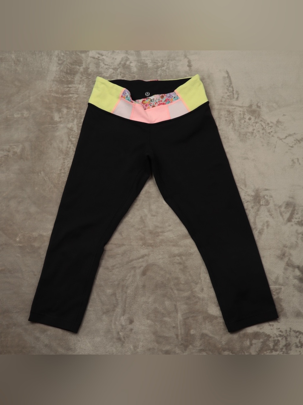 Lululemon Wunder Under Crop 6 Reversible Flowabunga Black Yellow Coral Leggings
